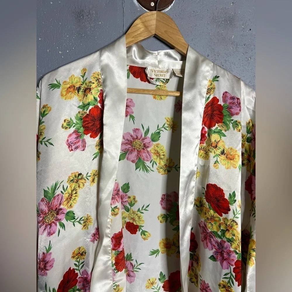 Victoria's Secret Vintage 90’s white satin floral print robe. One size.